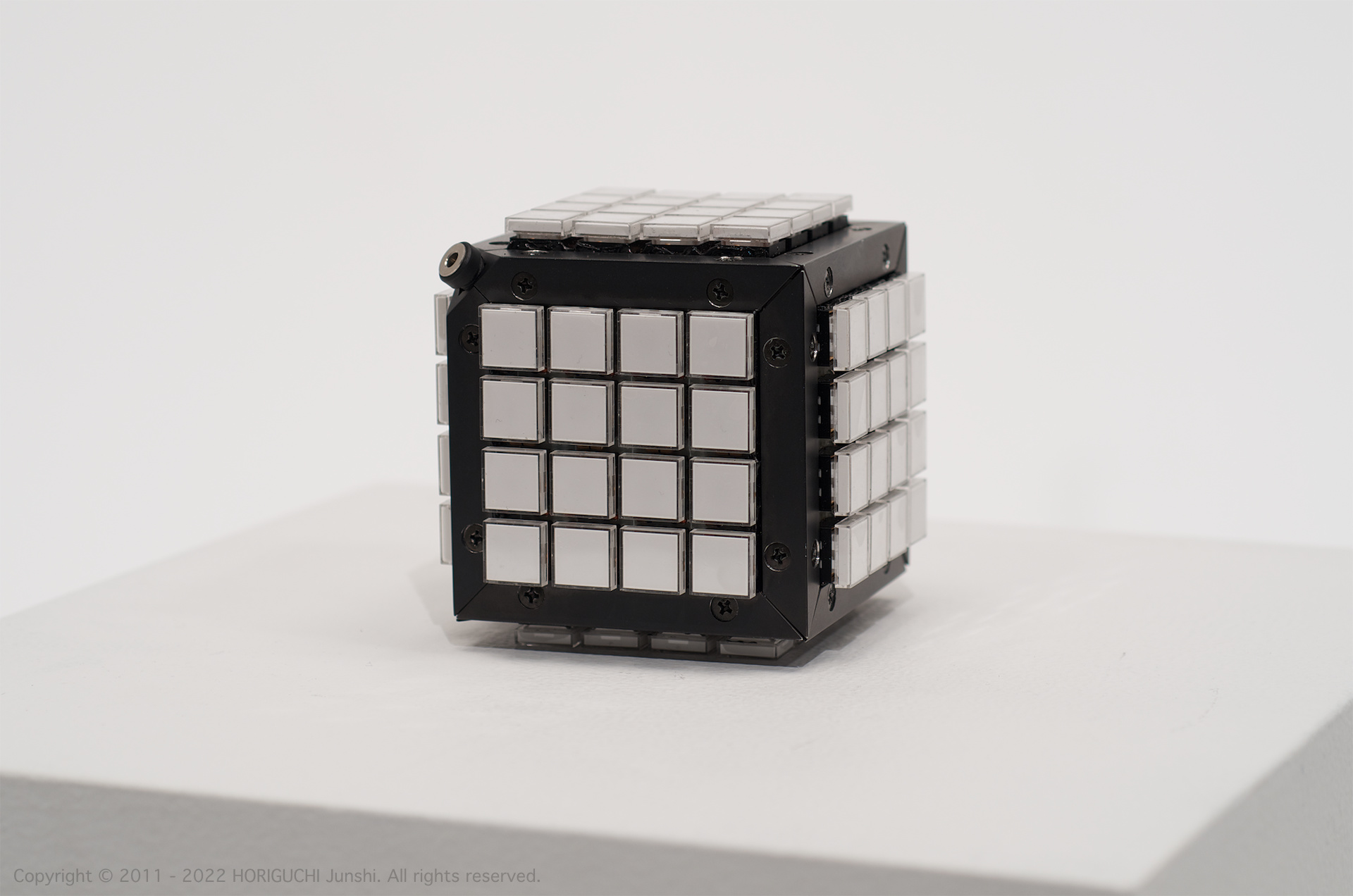 Communication Cube v2